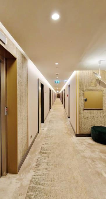 2Budapest Eye-Freegym And Sauna Luxury Home Exterior photo