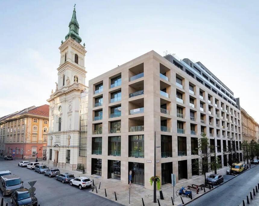 2Budapest Eye-Freegym And Sauna Luxury Home Exterior photo